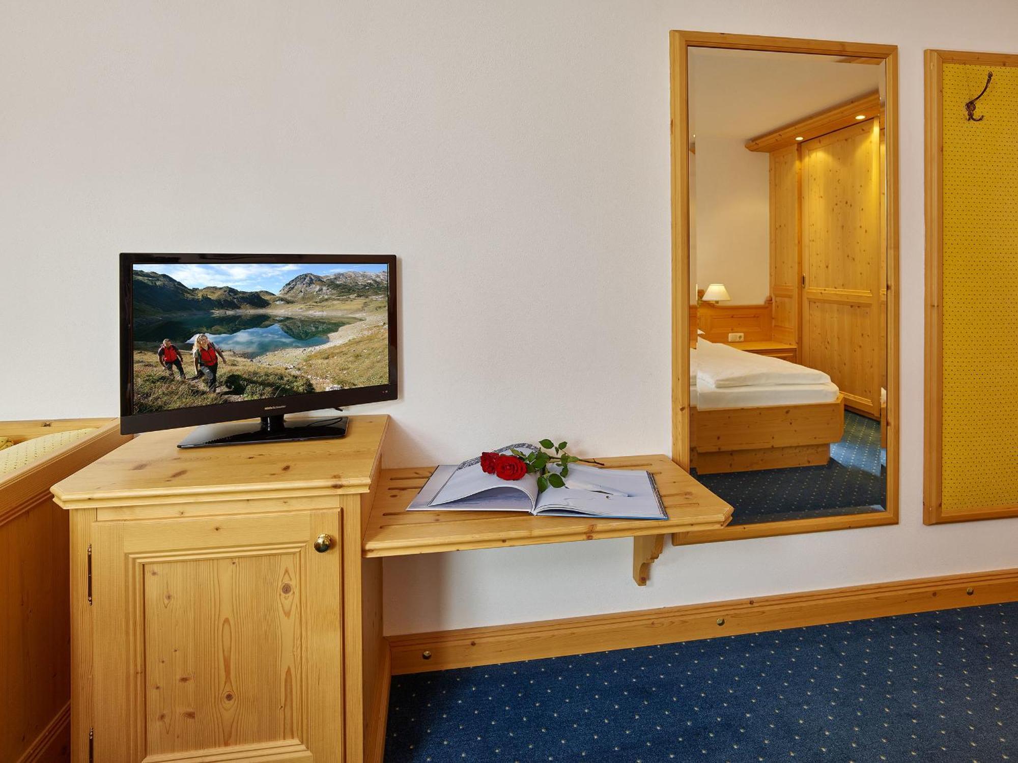 Hotel Muntanella Lech am Arlberg Zimmer foto
